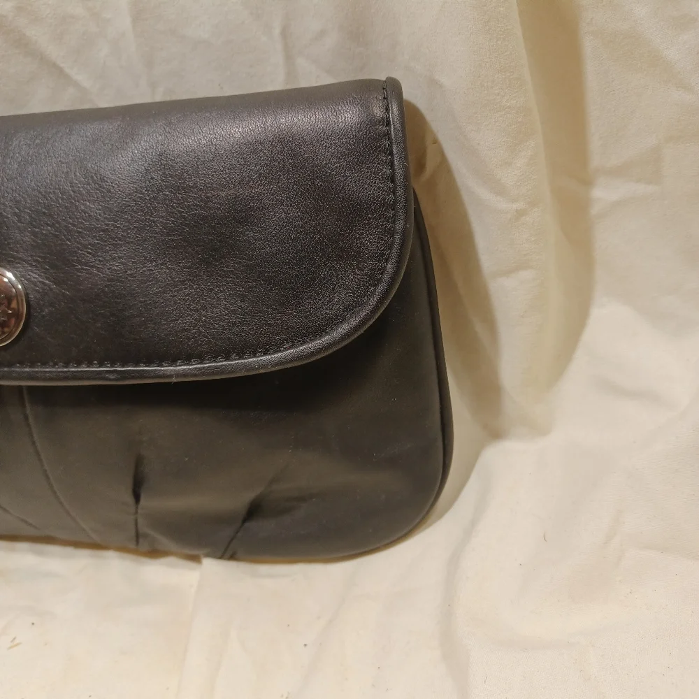 Coach wristlet - Picture 3 of 8